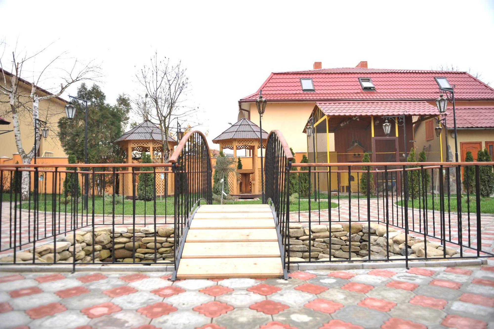 צ'רנוביץ Andinna Hotel מראה חיצוני תמונה