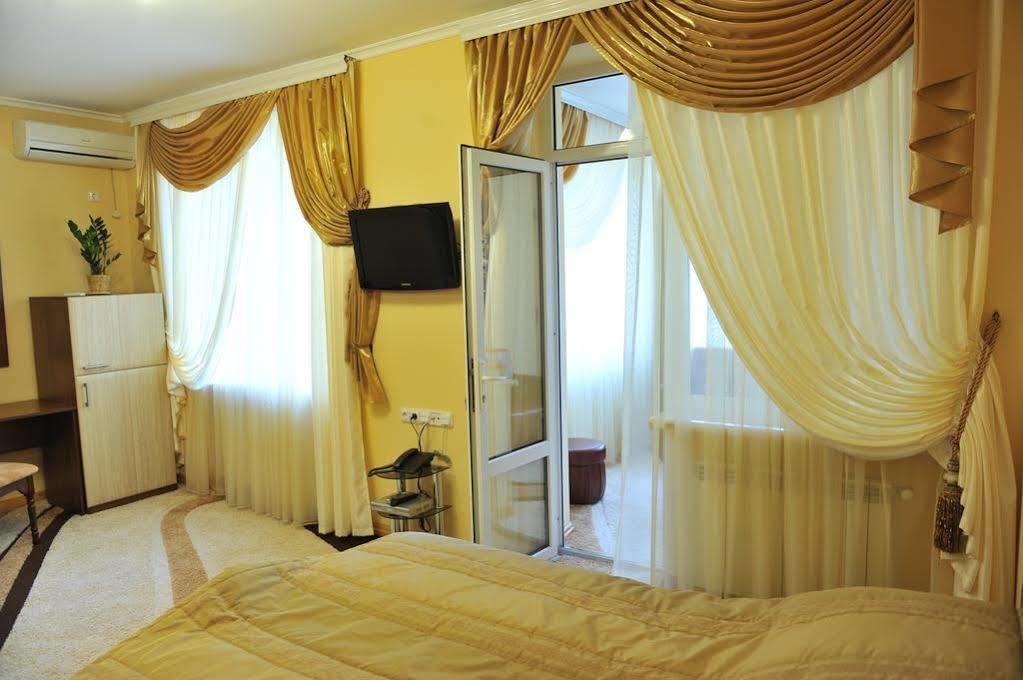 צ'רנוביץ Andinna Hotel מראה חיצוני תמונה